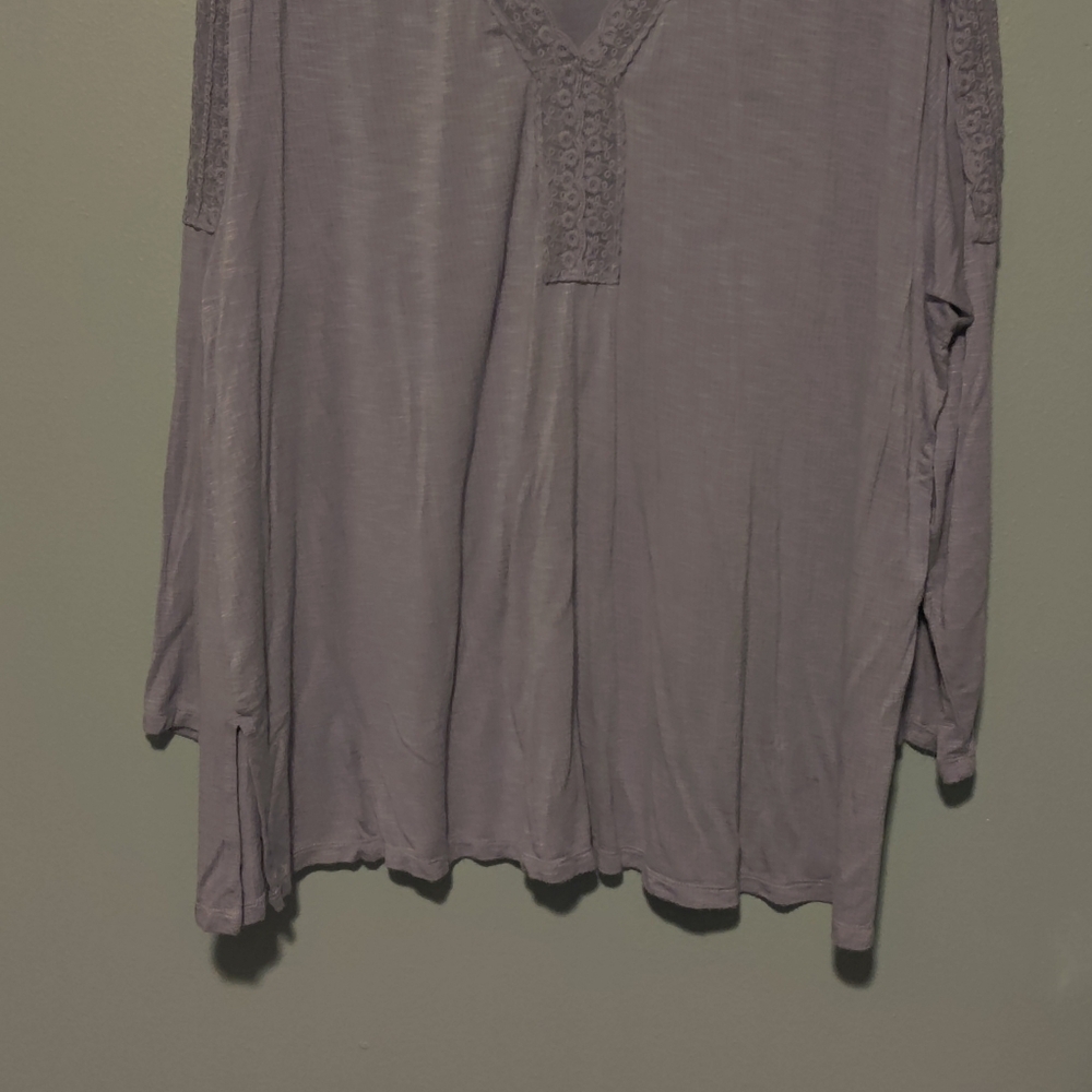 Long sleeve lace shirt